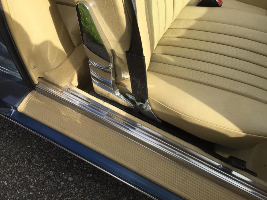 Детали интерьера Mercedes-Benz 280 SL (R107) 1983 года  (EU) (фото 86 из 120)